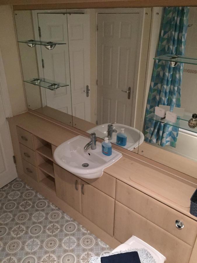 Beach Break Aberavon Holiday Home By The Sea Port Talbot Ngoại thất bức ảnh